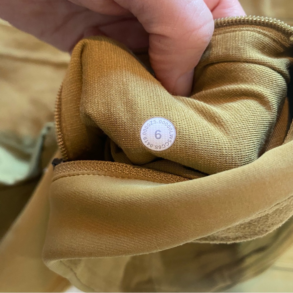 Lululemon chartreuse/Olive Green Leggings - Picture 4 of 4